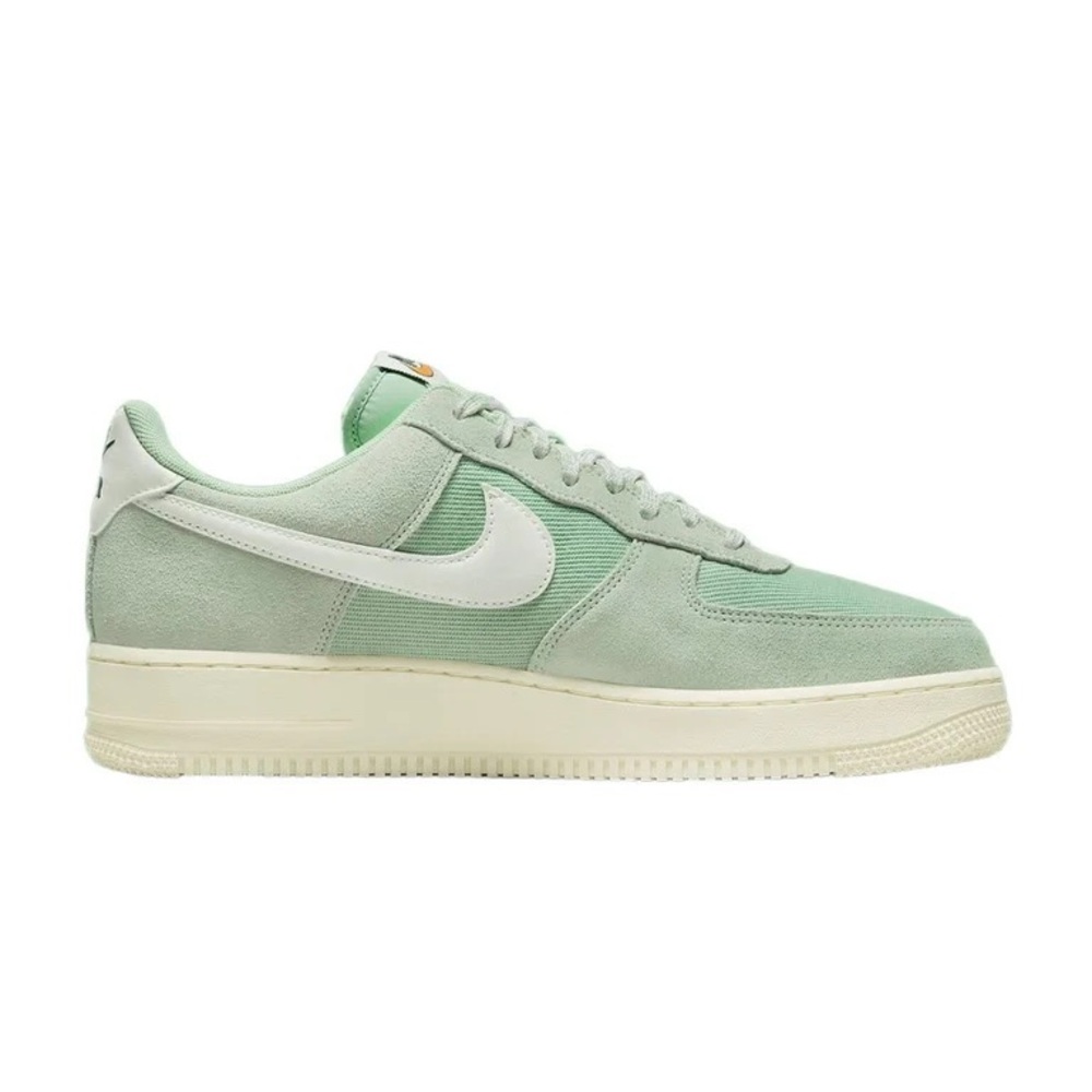 Nike Air Force 1 07 LV8 Enamel Green